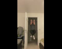 Guy uses doorway pull up bar fail 