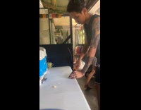 Collab ClipsIG - Man pranks mom using chopping board 