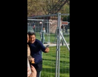 Collab IITW - Man in gray sweater several jump shot at the park