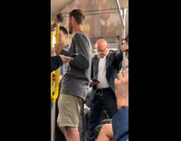 Earphone wires forms balls on the man