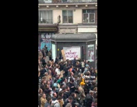 Collab ClipsIG - People March on Street as they Protest