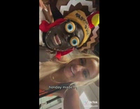 Woman records herself meeting another tiktok celebrity