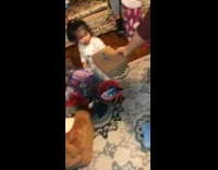 BitchMP - Little girl does not like chicken wing present