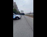 Collab WINY - Police car block traffic so bus can turn