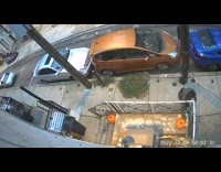 Man steals gourd from a strangers porch