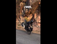 Man stoppie failed but tricks social media