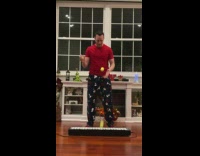 Collab BitchMP - Juggling man plays piano