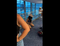 Collab IITW - Woman wears cowboy hat kneels and poses