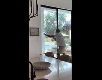 Man catches spider in lid scared