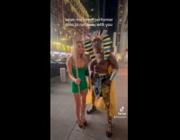 Collab Clips MPUGC - Pharaoh street performer carries woman with one arm