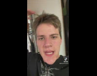 Guys says she is a 7 but 8 9 joke