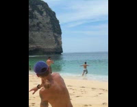 Collab IITW - Man run and swims at the beach