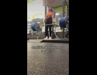 Woman deadlifts 425 pounds and shows reactions of gym people