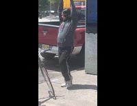 Collab WINY - Man in grey jacket dance on street