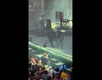 Lola Young goes unresponsive during live set