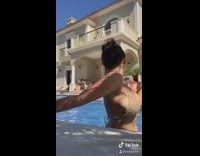 Girl gets caught making tiktok by friend 