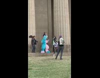 Collab IITW - Guys film music video with colorful rat