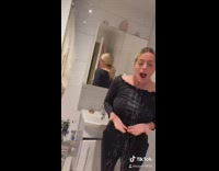 Guy throws water on girlfriend bathroom prank 