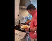 Collab BitchMP - Guy robot voice making spaghetti and meatballs