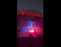 [music fest] Man films Martin Garrix