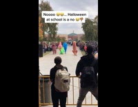 Collab ClipsIG - Students in costumes does race at school