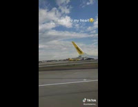 Plane makes sounds in air 