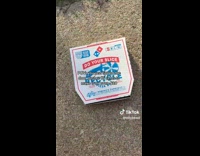 Collab BitchIG2 - Man gives low tip to delivery guy 