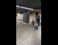 Collab WINY - Woman dances while another sings Billie Jean