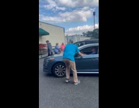 Collab VIBES - Old man try to block car trying to escape