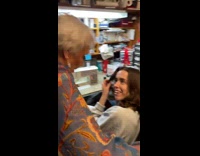 Collab Clips MPUGC - Grandma tells a joke to her granddaughter