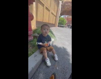 Toddler says no to taking picture 