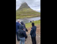 Collab IITW - Woman trespass the rope barrier for photoshoot