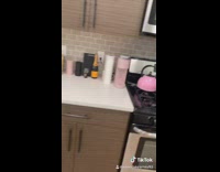 Clips mpugc - Two cats hide kitchen corner lay