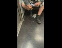 Man opens eats oyster with keys