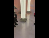 Collab IITW - Woman takes video of two girls in store