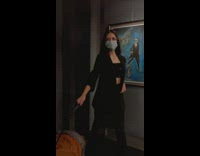 Lady recreates painting in real life with clothes 