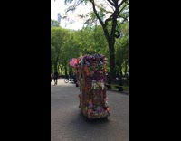 Collab winy - Electric scooter filled with toys and decorations