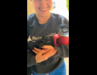 Woman brings home stray kitten