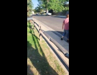 Daughter surprises mother to celebrate birthday together