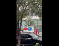 Collab winy - Woman poses in middle of the road