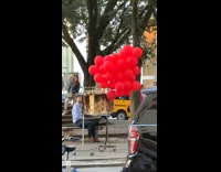 Collab winy - Rack full of hair extensions with balloons