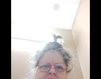 Collab DailyDoseOfInternet - Woman almost remove hair like wig chemotherapy