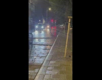 Guy run jump over fences fail street