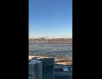 Ice float on Hudson river time lapse