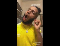 Collab KaleSaladIG - Guy cleans his ears with qtip