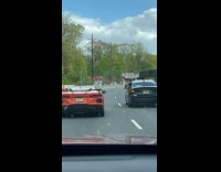 Collab IITW - Woman sticks out the car window and films another car