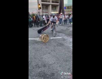 Crowd beat up Donald trump balloon 