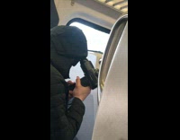 Collab winy - Man uses massage gun on his head 