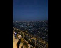 Collab DailyDoseOfInternet - Eiffel tower sunset blue orange yellow sky 