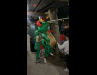 Inflatable frog fits to cross steel tent